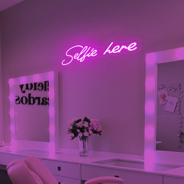 Selfie Here Neon Sign| Esthetician Gift| Skin care salon decor| skin therapist| Hair Salon Sign| Beauty room Neon Sign| Salon Studio Sign