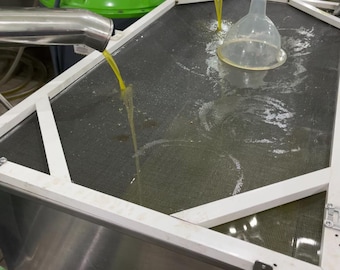Olio extra vergine di oliva spremuto a freddo – Dalla nostra azienda agricola, gusto naturale