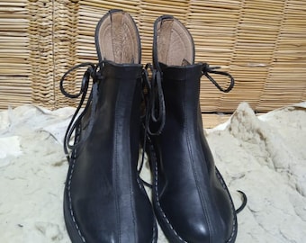 Traditional Handmade Leather Boots – Black Ankle Style"