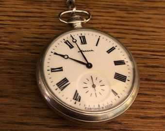 Reloj de bolsillo vintage Molnija (Молния)