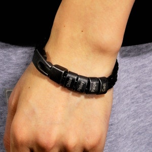 Pulsera de cuero con dije grabado personalizado, Pulsera de cuero con cuentas personalizadas, Pulsera con dije de nombre, Regalo del Día del Padre