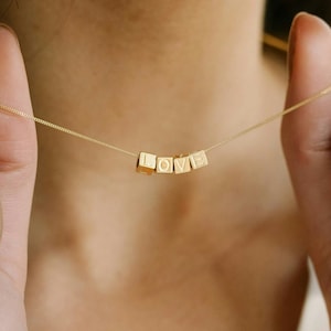 Collar de cubo inicial de plata S925, collar de nombre de cubo personalizado, collar de encanto de dados de letras, colgante de cuentas inicial, collar de cubo de dados inicial