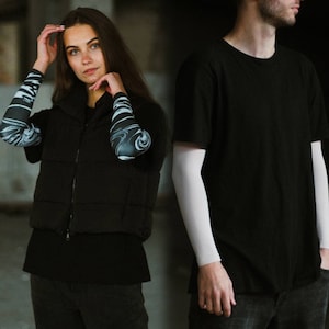 Unisex tatueringsärmar för mode under T-shirt | Tillverkad i EU | Kompressionssportspelärm | Present till flickvän, pojkvän, gamer, födelsedag