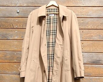 Vintage Trench coat Size S (36). Good condition!