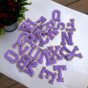 Adorno de letras con purpurina dorada, parche de aplique con letras bordadas de chenilla con purpurina de 2,17 pulgadas de la A a la Z, parches de letras de chenilla para planchar en ropa