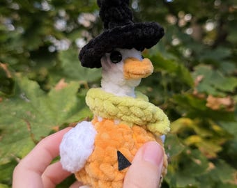 Crochet Pattern Halloween Goose | Pumpkin Goose Amigurumi PDF Tutorial | Beginner Friendly Witch Goose Plush Pattern