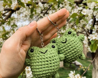 Crochet Frog Couple Keychains: Kissing Cotton Frog Charms | Gift for Couples or Friends