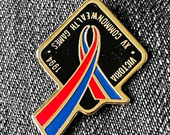 Vintage Gemenebestspelen 1994 pin Victoria BC Canada Sports Memorabilia