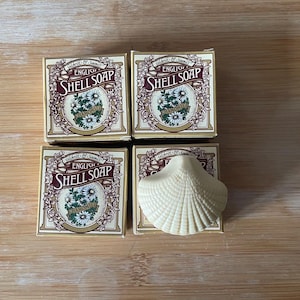 Gilchrist & Soames Shell Soap Set of 4, Vintage English Chamomile Guest Bars