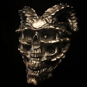 The Servant - Gothic Skull Ring Statement Piece