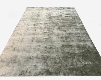 Alfombra de seda verde tejida a mano: una alfombra minimalista de lujo