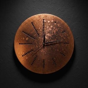 Relógio de parede artesanal em cobre com pátina, decoração moderna industrial, arte de parede em cobre, relógio em cobre com pátina, relógio rústico em cobre, presente para o pai.