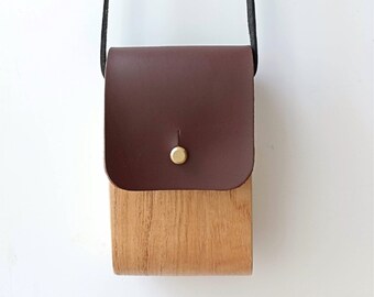 Versear Waterproof Crossbody Phone Bag For Women - Mini Purse With Earphone Hole & Adjustable Strap, Print Burgundy