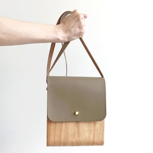 Taupe Wood and leather bag with matching strap, wooden crossbody bag, unique gift for women, minimalist style, evening purse, boho style