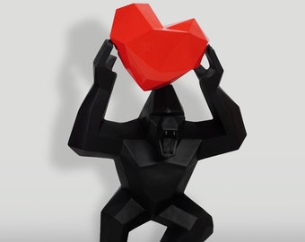 New - large polygonal gorilla with red heart, 1.50 m, handmade, home decor, in Orlinsky style, gorilla with heart, gorille avec coeur