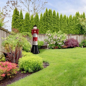 Faro Rosso E Bianco E Cielo Azzurro Fotografia Stock - Immagine Di - Foto 3