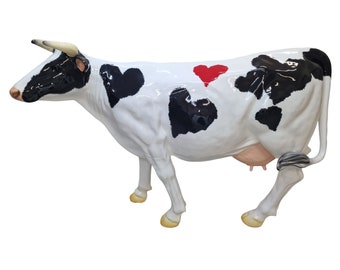 Special edition large cow with hearts, 210 cm long, 1.60 cm high, with base fixings, a fantastic decorative figure of high quality! ! RARE