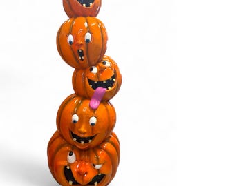 XL Halloween pumpkin tower, comic-style, 185 cm tall. Pumpkin tower, Tour de citrouille