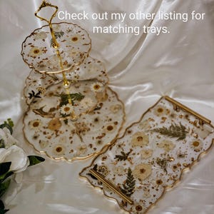 3 tiered resin tray/ cupcake stand/ dessert stand/ real pressed flowers immagine 8