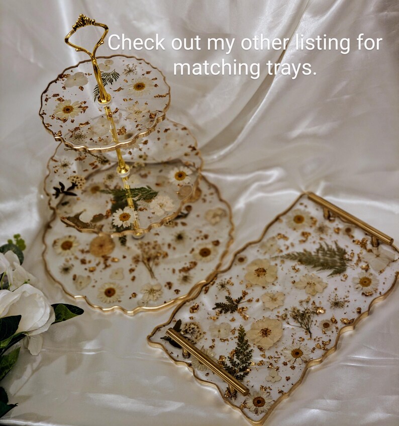 3 tiered resin tray/ cupcake stand/ dessert stand/ real pressed flowers immagine 8