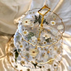3 tiered resin tray/ cupcake stand/ dessert stand/ real pressed flowers immagine 9