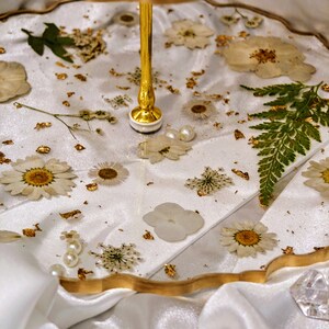3 tiered resin tray/ cupcake stand/ dessert stand/ real pressed flowers immagine 6