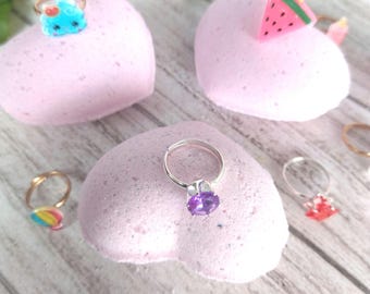 Bath Bomb with Surprise Ring – Heart-Shaped Fizzy Bomb for Kids – Girl Gift – Handmade Bath Fizzy – Party Favor – Jewelry Inside