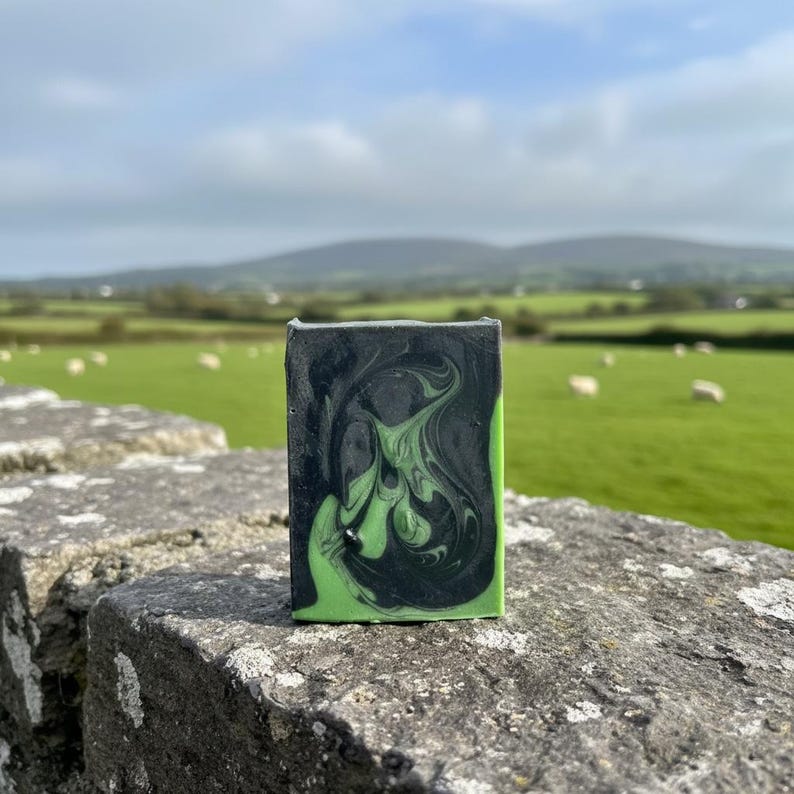 Savon pour le corps et la barbe Drunken Leprechaun : bière Guinness, menthe poivrée, huile de jojoba image 4