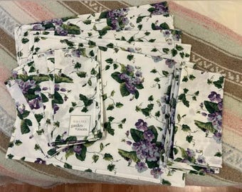 Vintage Violet Waverly Placemats and Napkins set