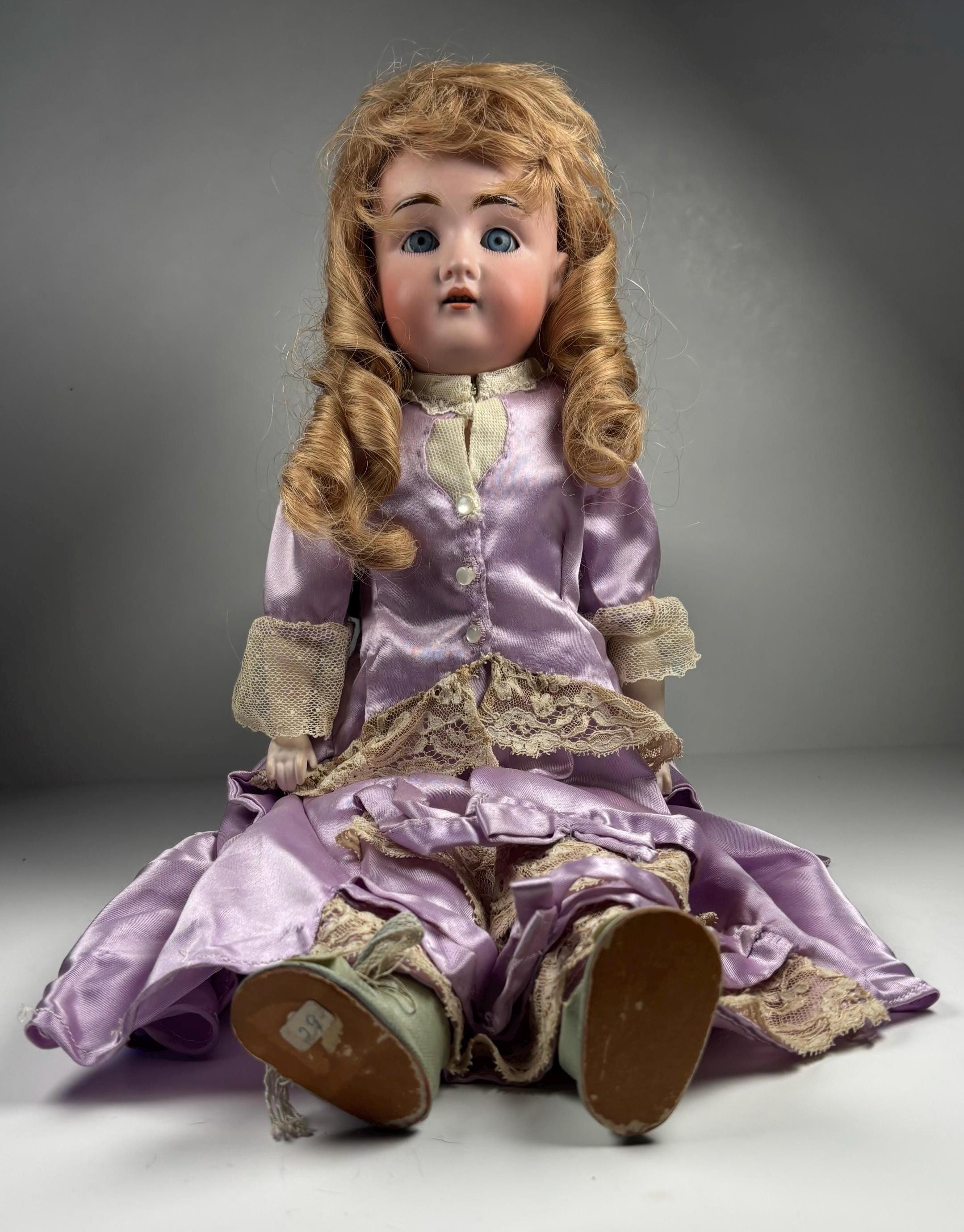 Poupée KESTNER 38 Cm Reproduction – Tête Biscuit Et Yeux En Verre, Tenue Métis D'époque