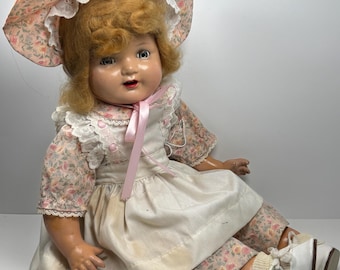 Antieke Armand Marseille Germany Champion-pop – Bisque-samenstelling jaren 1920 – Geheel originele outfit en motorkap – prachtige verzamelpop