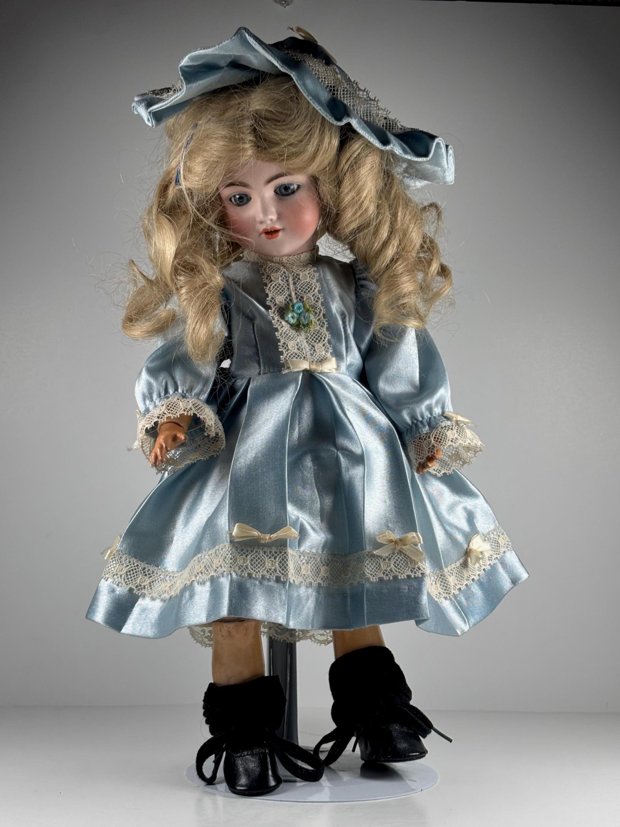 Antique 1800s Porcelain Doll - Etsy Canada