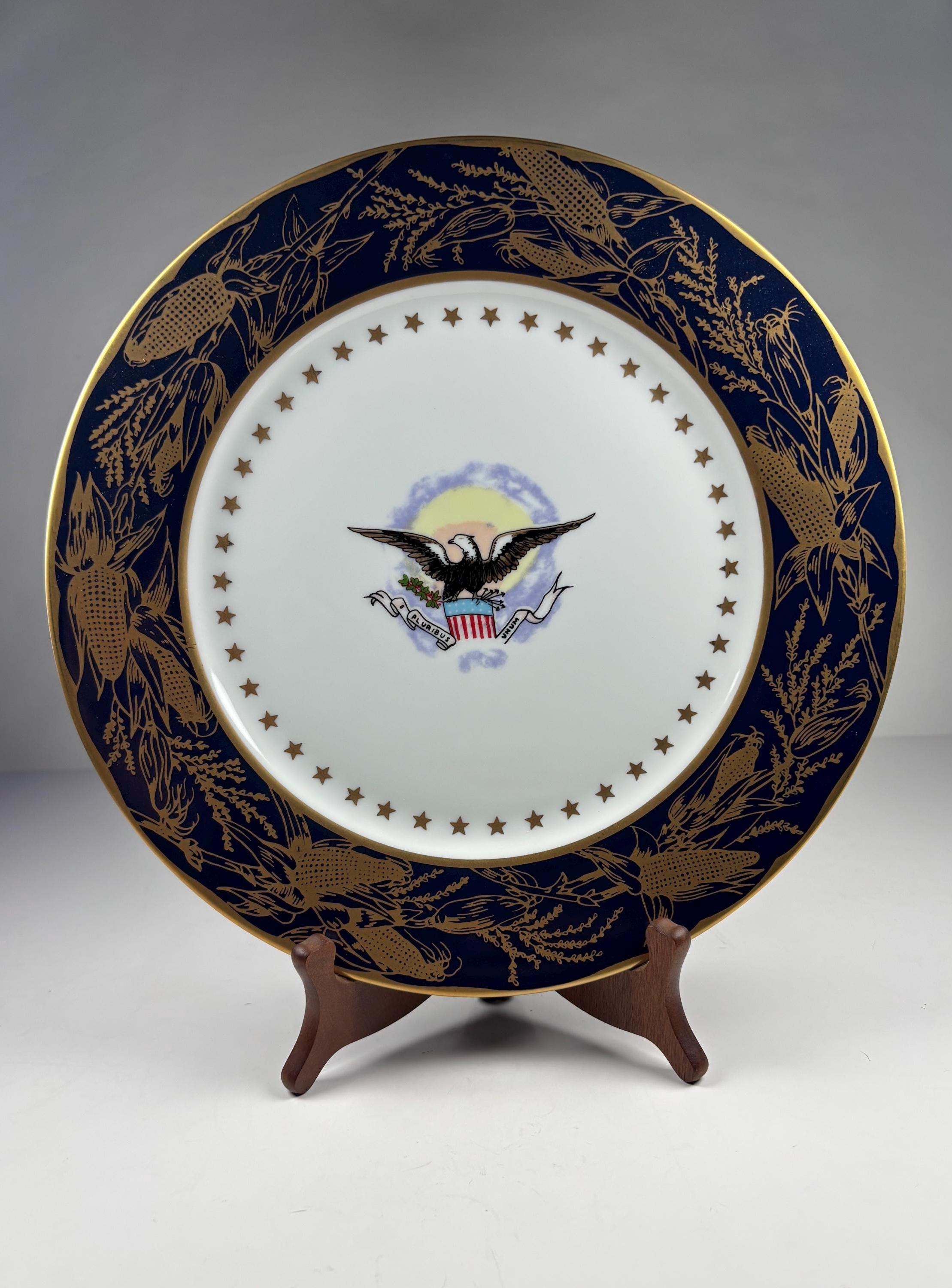 希少　競馬の絵皿「A Disputed Heat」Woodmere China Woodmere China - Etsy