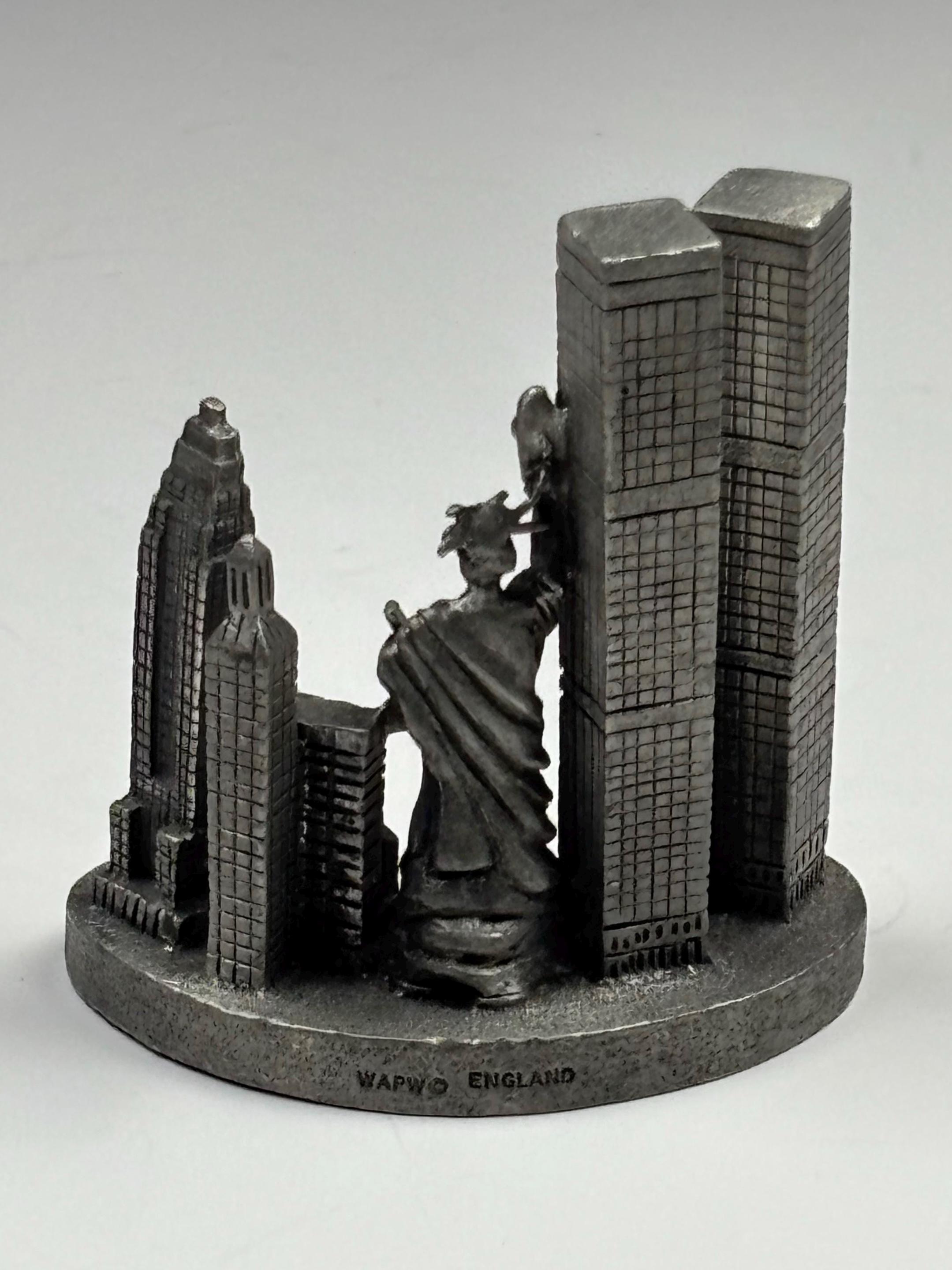 Vintage NYC Twin Towers Pewter Mini Statue – Wapw England Souvenir