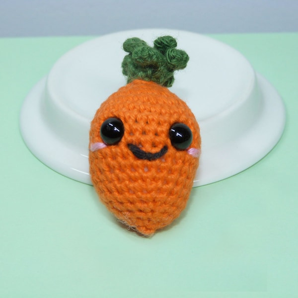 Mini-peluche au crochet carotte