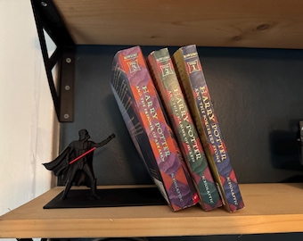 Sujetalibros de Darth Vader para la decoración de la sala de cine - Soporte para libros galáctico - Decoración de escritorio para geeks y organizador de estantería para gamers