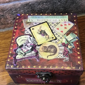 Alice in Wonderland wooden square jewellery box, Alice in Wonderland keepsake box, gift for her
