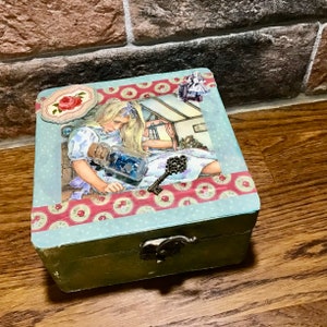 Alice in Wonderland wooden square jewellery box, Alice in Wonderland keepsake box, gift for her