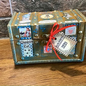Alice in Wonderland jewellery box, treasure chest, handmade unique jewellery storage organiser, Alice in Wonderland gift idea