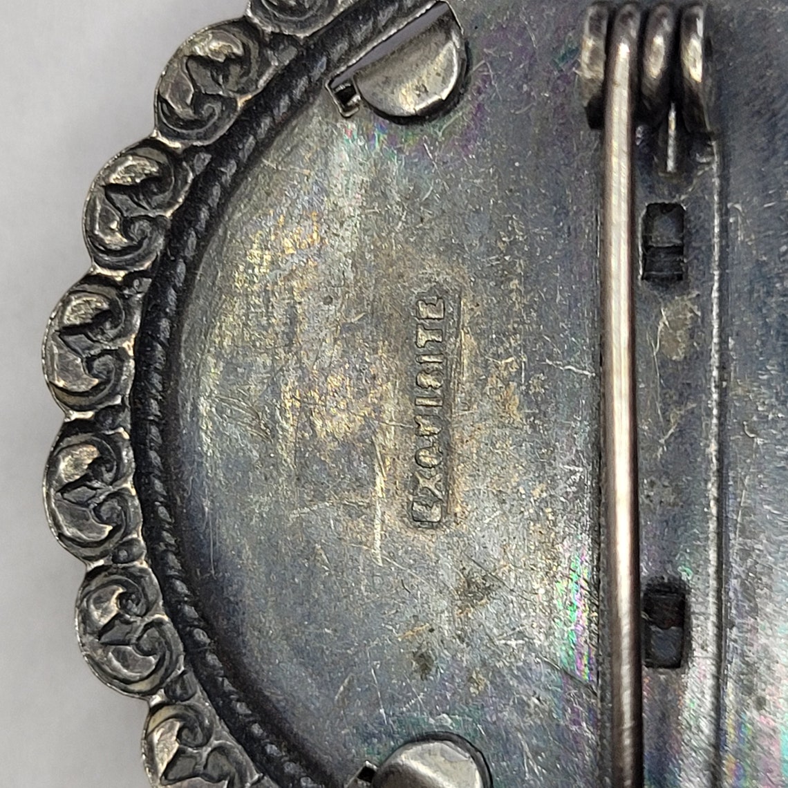 Broche Vintage Dorée – Bouquet De Fleurs – Un Jour D'Ailleurs