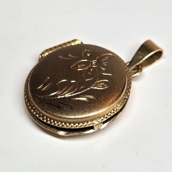 Vintage 10K Gold Flower Engraved Pendant Locket | 2cm | Round Floral Keepsake Charm