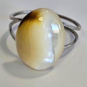 Vintage 1980s Statement Bracelet – Glass Cabochon & Silver-Tone Metal