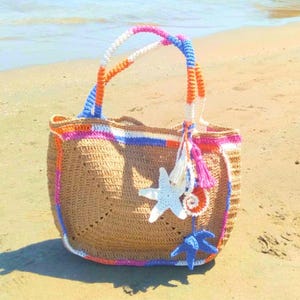 Bunte Sommer-Papiergarn-Schultertasche, mehrfarbiges Boho-Geschenk für sie, Boho Art-Papierseil-Einkaufstasche, handgemachte gestrickte häkeln Strandtasche
