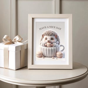 Mignon hérisson dans une tasse d'art imprimable, adorables animaux dans une tasse, art mural pour chambre d'enfant, art animalier tendance, cadeau pour amateur de hérisson, téléchargement numérique