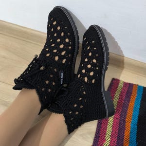 Handgemaakte gehaakte schoenen voor dames, gehaakt cadeau voor dames, gehaakte sneakers, gehaakte modelaarzen voor vrouwen, gebreide schoenen, pantoffels