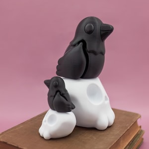 3D Printed Crow on Skull: Gothic Halloween Desk Decor