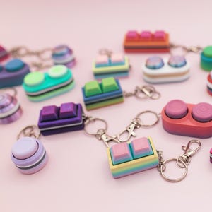 3D Printed Keycap Fidget Clickers, Super Clicky Fidget Keychains with Keyboard Switches, Fun Unique Typing Fidgets, Cute Fidgets for Gifts