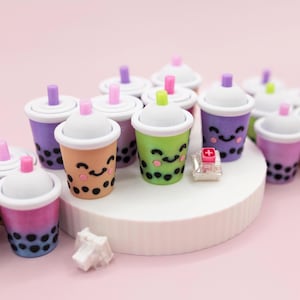 Cute Boba Fidget Clicker Keychain, 3D Printed Clicky Fidgets with Keyboard Switches, Fun Milk Tea Shaped Bag Charm, Gift for School Backpack