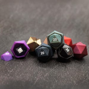 3D Printed D20 Fidget Clicker, Super Clicky Dice Fidgets with Keyboard Switches, Dungeons & Dragons Party Favors, Nat20 Gifts for DnD Fans