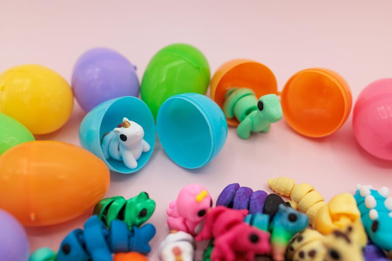 Tiny 3D printed articulated animal fidget toys for easter eggs